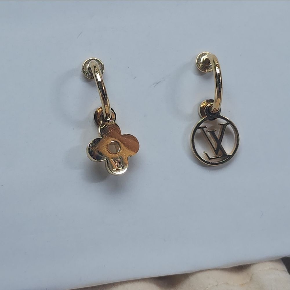 Authentic Louis Vuitton Blooming Earrings PRISTINE CONDITION with Dustbag - Picture 10 of 10